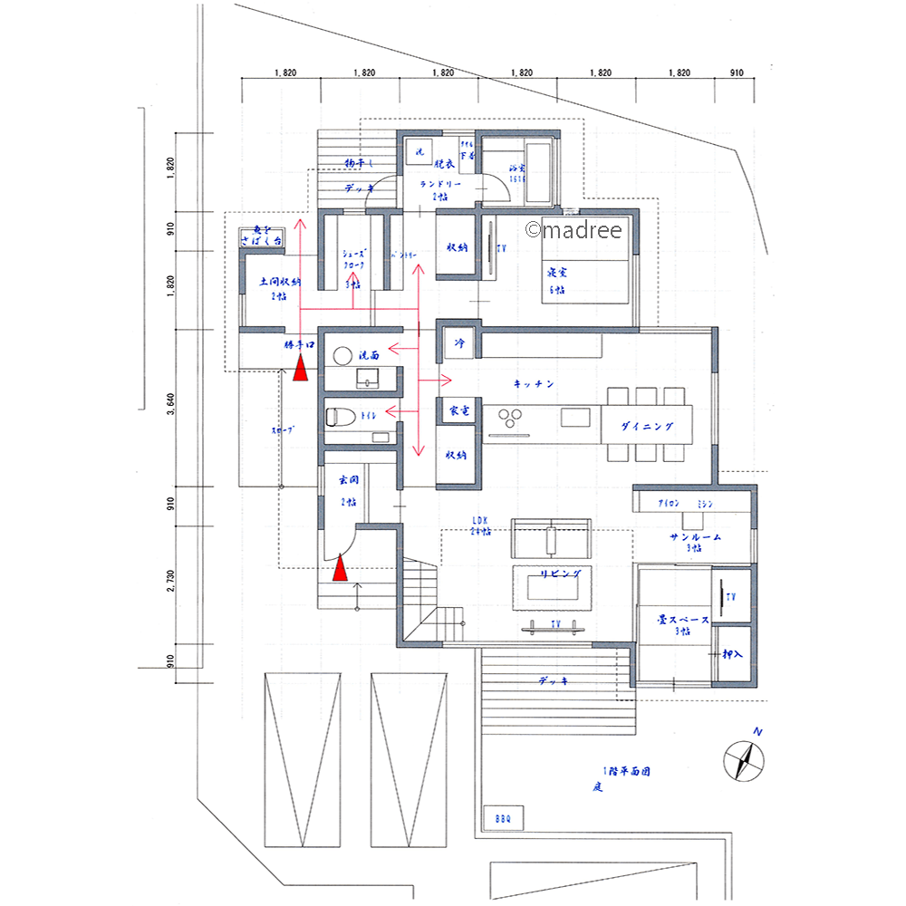 勝手口からの日常用出入り口で、家族の生活動線が楽に繋がる家