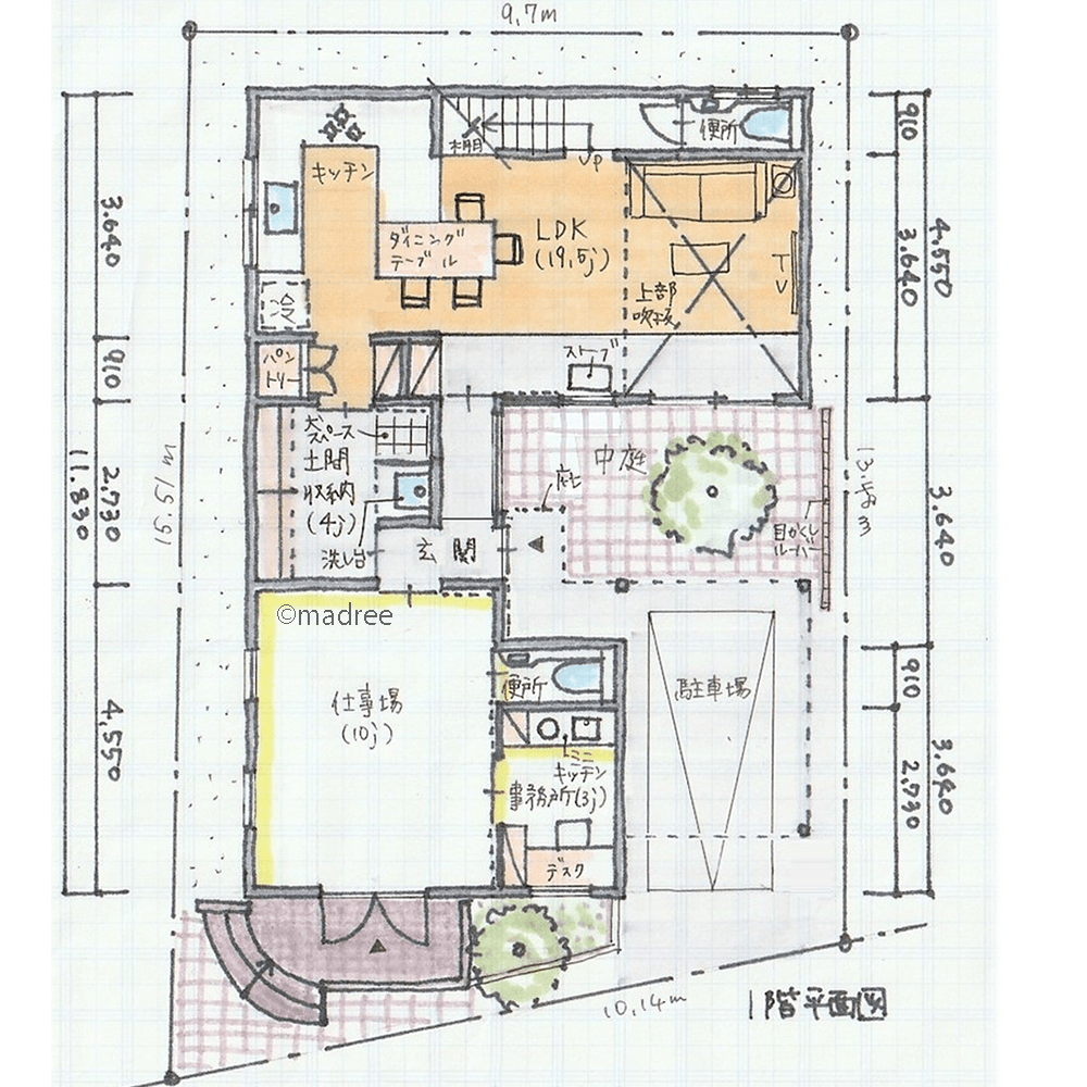 中庭につづく土間と吹抜が開放感生み出す、おしゃれに魅せる上手な空間使いの家