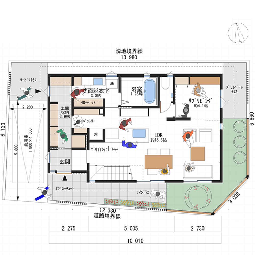 玄関から勝手口へぐるっと回遊、3WAY動線でコンパクトに整う同居予定の二世帯住宅