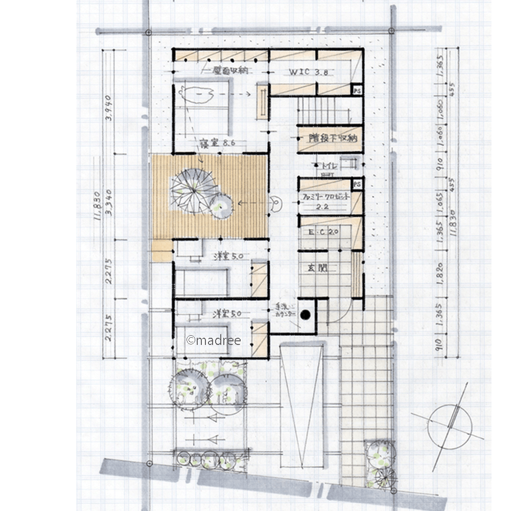 2階LDKと一体の少し篭れる出勤スペース、中庭の窓越しに家族を感じる仕事場のある家