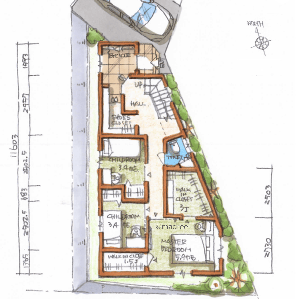 吹抜とバルコニーより光降り注ぐ、変形地活かした来客ウェルカムの家