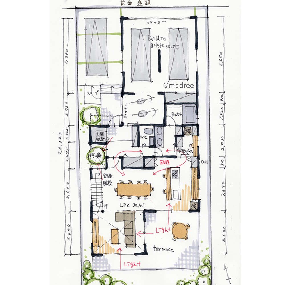 魅せる坪庭でおもてなし上手に、あちこち回遊できる素材感豊かな家
