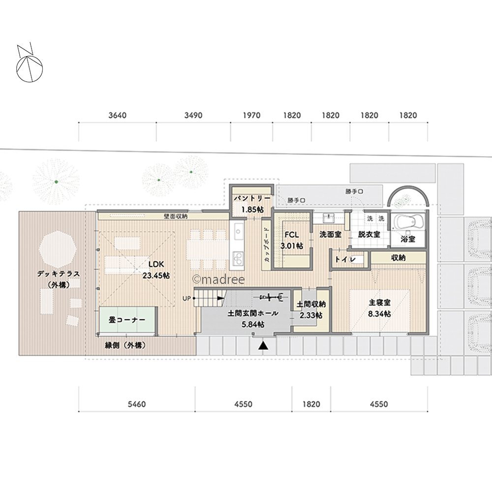 開口窓で庭の自然を近くに感じる、心地よいLDKでのびのびと過ごす家