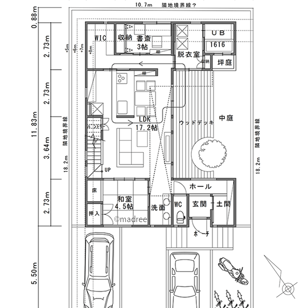 中庭と吹抜で視線が広がる、外部の視線を遮りつつも開放感のある家