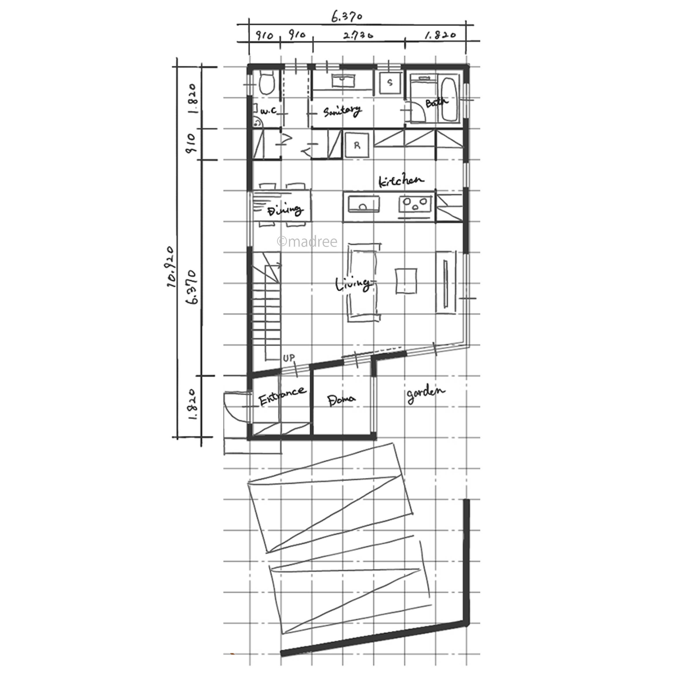 プライバシーを守りつつ外の風景楽しむ、縦長の土地を生かした視線抜ける家
